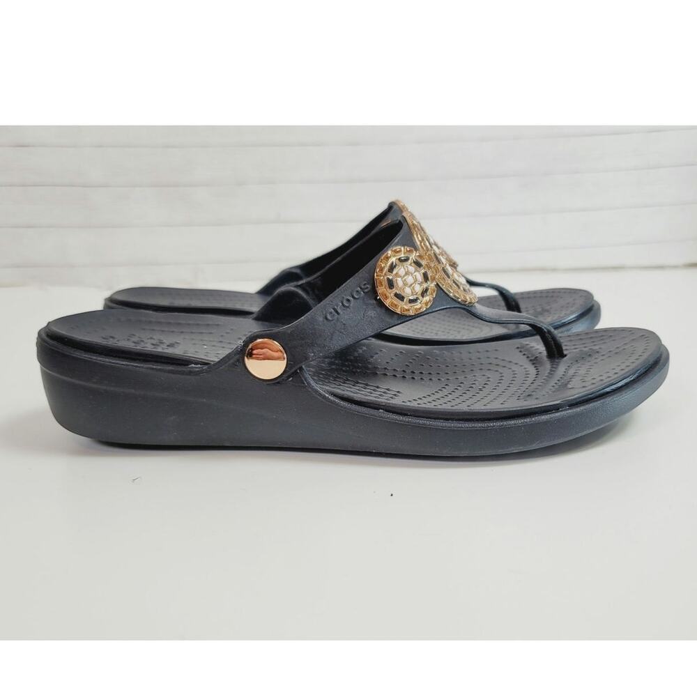 Crocs Sanrah Diamante Wedge Flip Sandal in Black, sz 10 - Picture 3 of 16